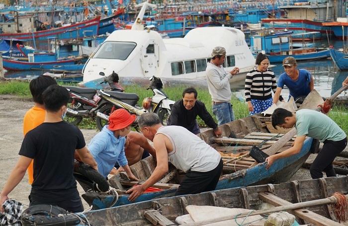 Đà Nẵng, Quảng Nam phát công điện khẩn ứng phó bão Vamco