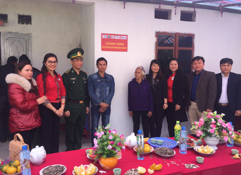 Trao nhà 'Mái ấm vùng biên' cho hộ nghèo Lạng Sơn