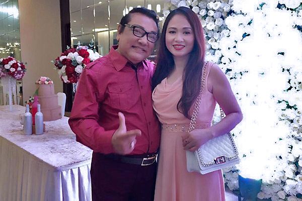 Tuổi 75, nghệ sĩ Phú Quý được vợ kém 20 tuổi chăm sóc ân cần