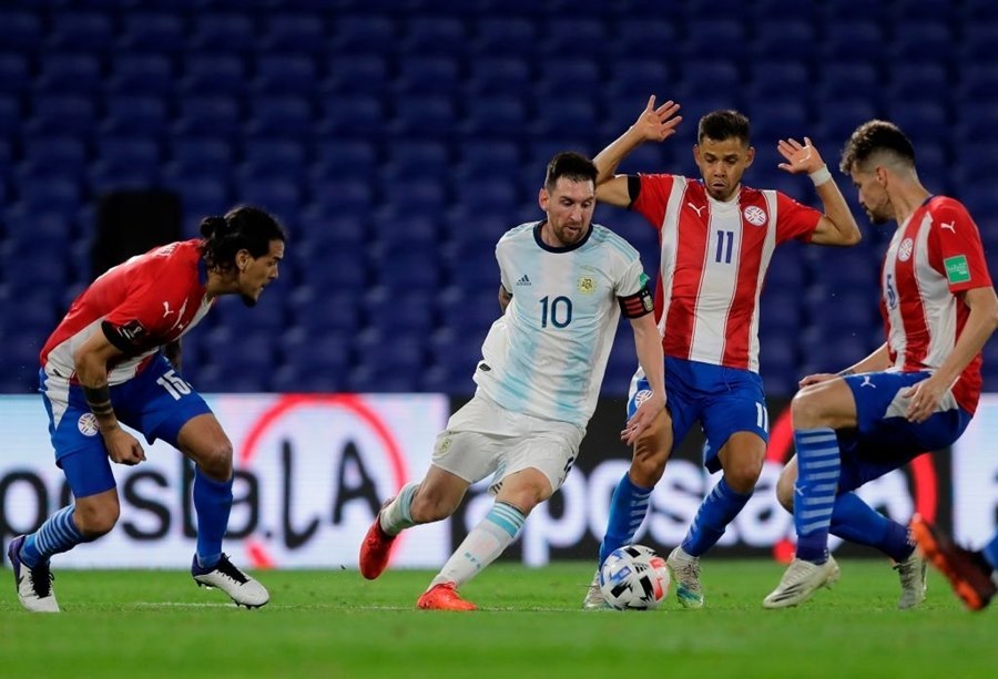 Messi bị VAR cướp bàn thắng, Argentina ngậm ngùi chia điểm Paraguay