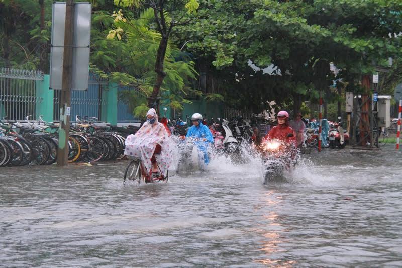 Đà Nẵng cho học sinh, sinh viên nghỉ học tránh bão số 13