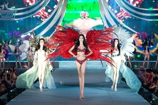 Beauties dazzle during final round of Miss Vietnam 2020