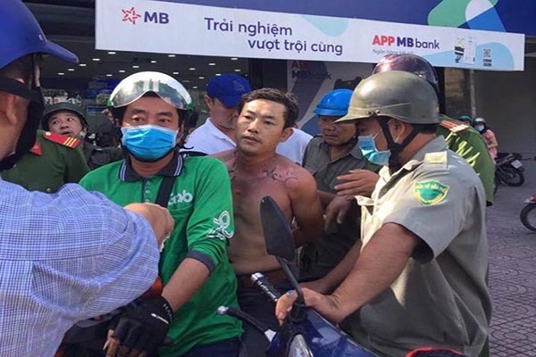 Kẻ cướp ngân hàng khai, 'đi lòng vòng Sài Gòn thấy vắng thì vào cướp'