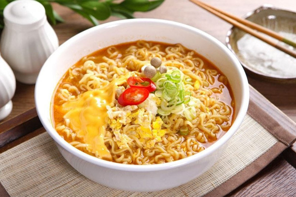 Mì ăn liền có hại cho sức khỏe không?