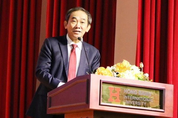 “Mỗi lần sinh viên than thầy cô dạy không hấp dẫn, tôi buồn lắm”