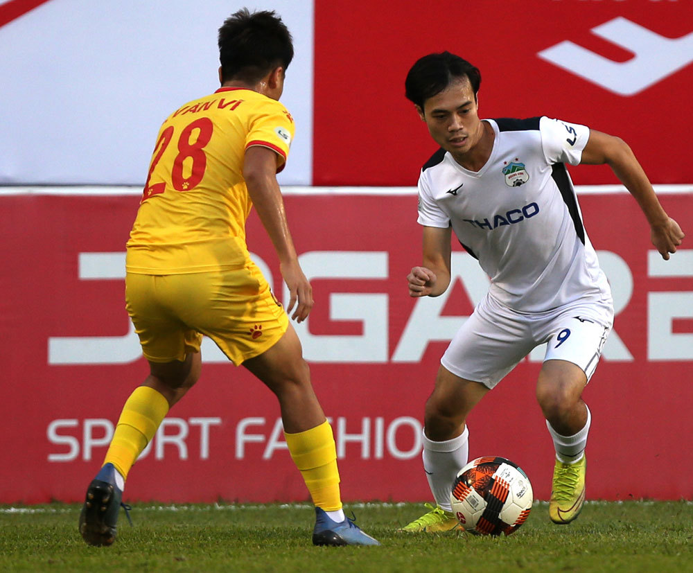 Nhận định Lens vs Niort, 02h45 26/2 (Hạng 2 Pháp)