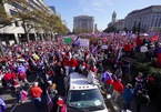 Hàng chục nghìn người tuần hành ở Washington ủng hộ ông Trump