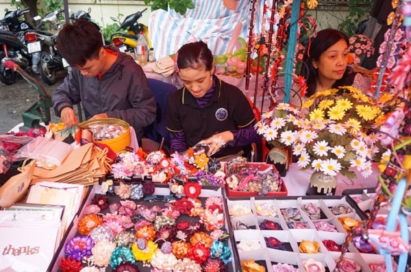 Người tự kỷ Hà Nội lần đầu có hội chợ sản phẩm hướng nghiệp