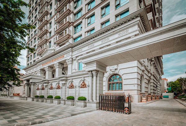 Thực hư cung điện đá D’. Palais Louis không dành cho 99,9875% người Việt