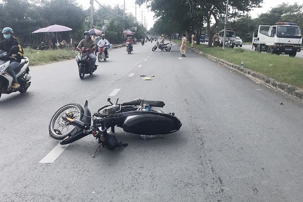 Bắt hai kẻ đâm xe trực diện khiến Trung tá CSGT gãy tay, chân