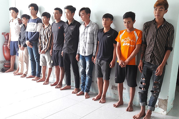 Bắt 14 đối tượng đánh hai sỹ quan công an nhập viện