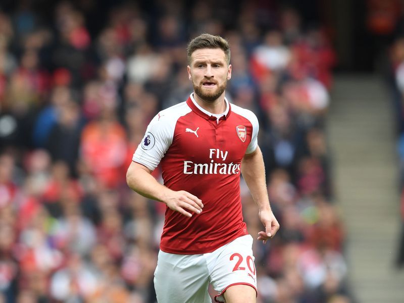 Barca cạn tiền, săn hàng giá rẻ Mustafi