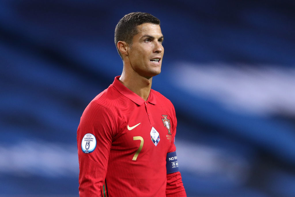 HLV tuyển Bồ Đào Nha tuyên bố không giúp Ronaldo phá kỷ lục