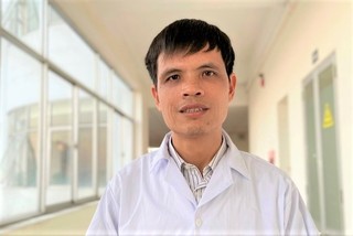 Physics teacher, 51, works on PhD, publishes articles in ISI journals