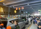 Lý do Grab bị ‘gạt’ lên tầng cao đón khách sân bay Tân Sơn Nhất