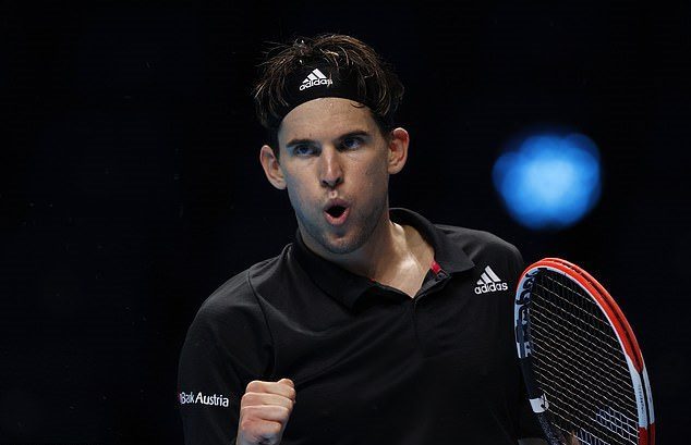 Nadal gục ngã trước Dominic Thiem sau 2 loạt
