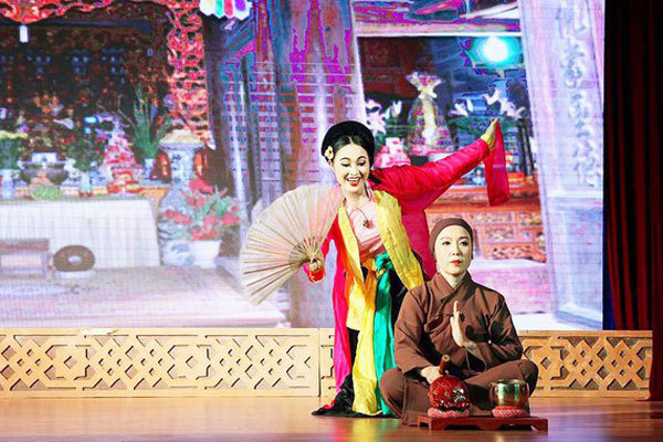 Financial burden plagues traditional theater arts