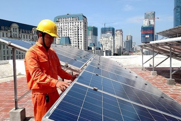 Chi phí sản xuất điện mặt trời ngày càng rẻ