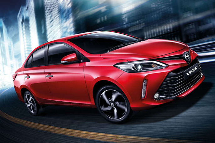 Hết ưu đãi thuế ô tô vẫn giảm giá mạnh: 500 triệu tha hồ chọn xe