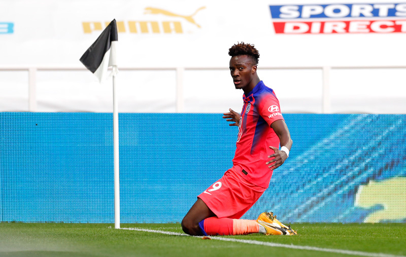 Đánh bại Newcastle, Chelsea tạm chiếm ngôi đầu