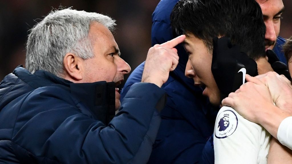 Mourinho mỉa mai: ‘Tôi hết thời nhưng giành 3 chức vô địch’