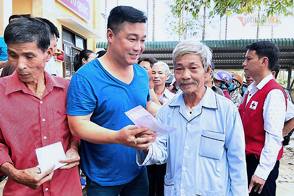 Lý Hùng vượt nghìn cây số hoàn thành ước nguyện của cha