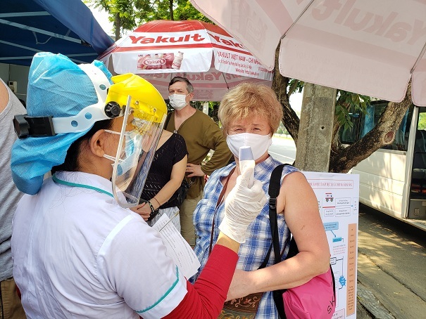 Rà soát, kiểm tra chặt chẽ giấy chứng nhận âm tính SARS-CoV-2 trước khi làm thủ tục nhập cảnh