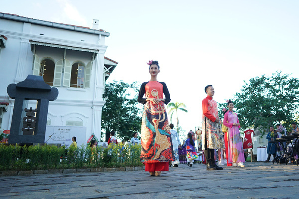 NTK Viết Bảo ra mắt Không gian Áo dài Huế