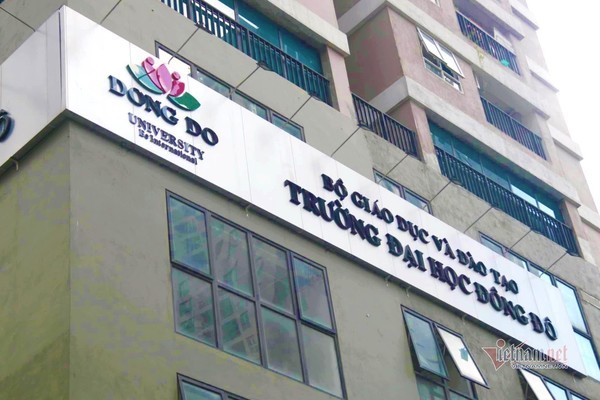 Dàn lãnh đạo Đại học Đông Đô hầu tòa, 200 người làm chứng