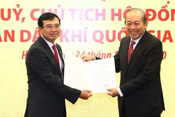 Trao quyết định bổ nhiệm Thứ trưởng Bộ Công thương làm Chủ tịch PVN