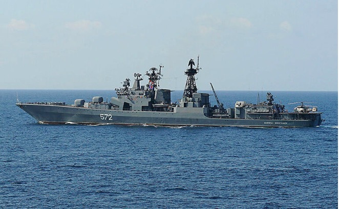 Nga bắt quả tang tàu chiến Mỹ hoạt động trái phép trong lãnh hải
