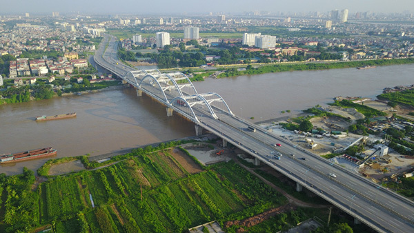 Inner-city bridges create new Hanoi urban facelift