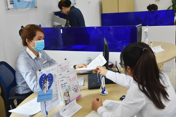 Thông tin tài khoản chuyển cho ngành thuế: Hàng triệu người lo lộ bí mật
