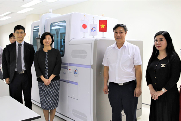 Nhật cung cấp cho Việt Nam thiết bị xét nghiệm ứng phó Covid-19