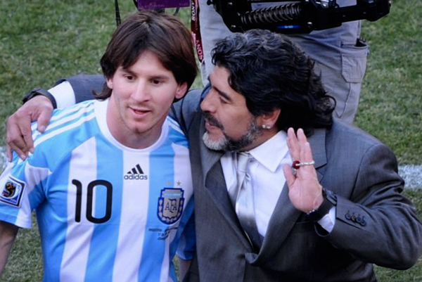 Messi, Ronaldo tri ân đầy xúc động Diego Maradona