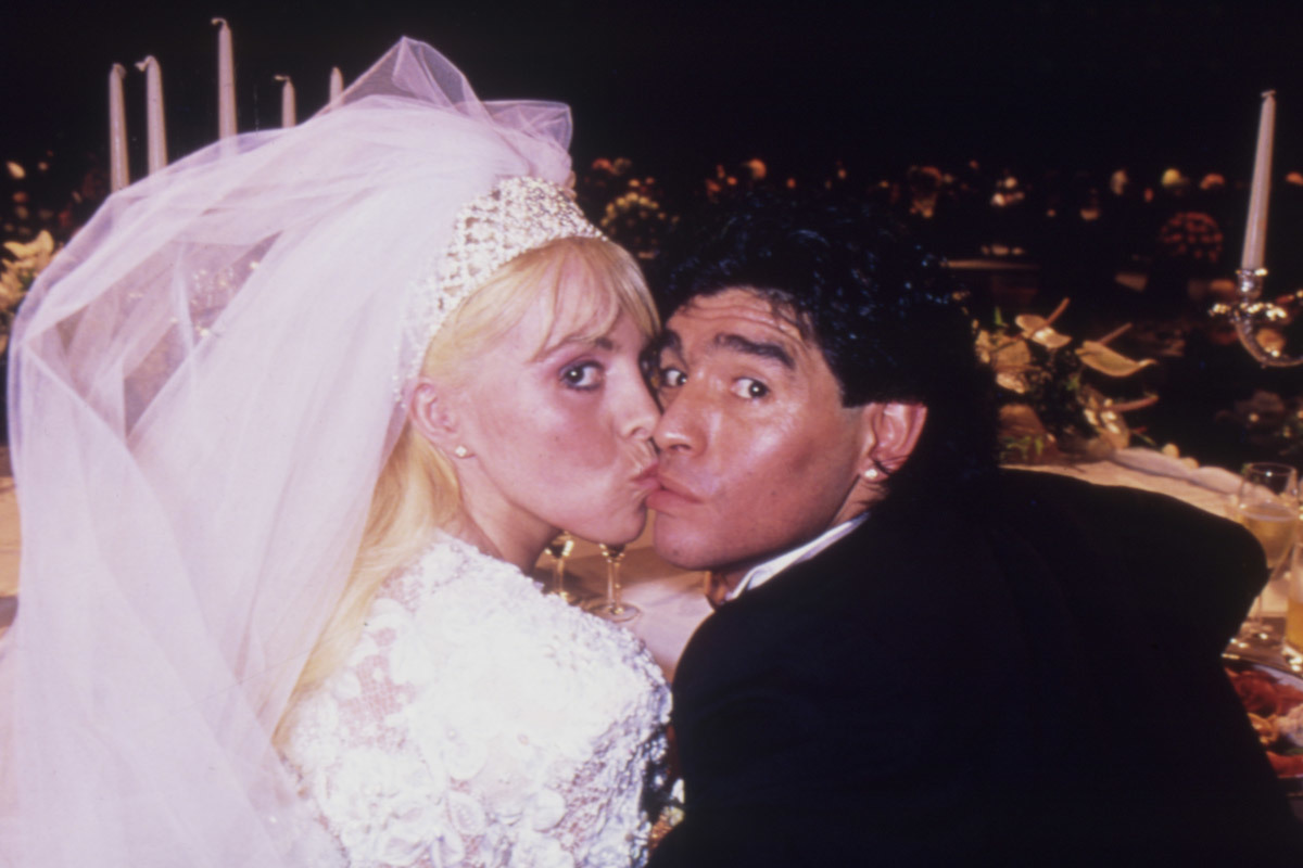 Chuyện tình Maradona, lãng mạn và dối lừa