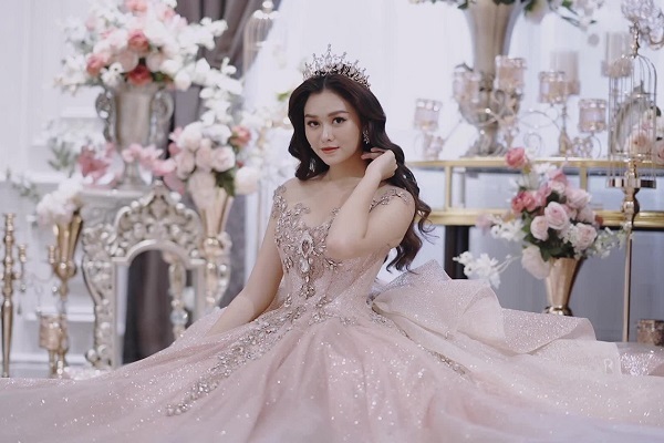 Á hậu Tường San kết hôn với bạn trai hơn 9 tuổi