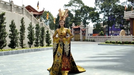 Thai Thi Hoa wins national costume contest at Miss Earth 2020