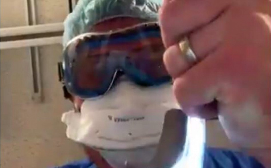 Hình ảnh bệnh nhân Covid-19 nhìn thấy lúc cuối đời