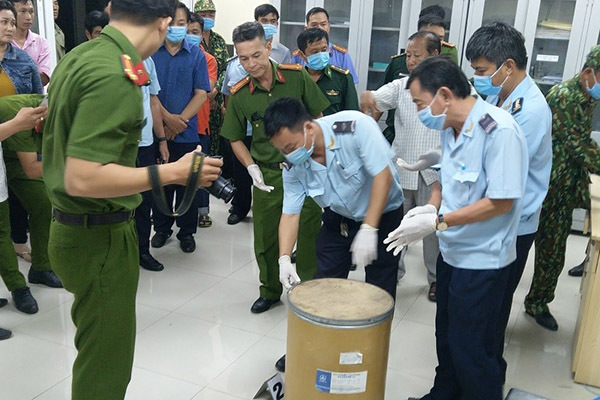 Công an An Giang phát hiện hơn 30kg ma túy được giấu tinh vi trong thùng hàng