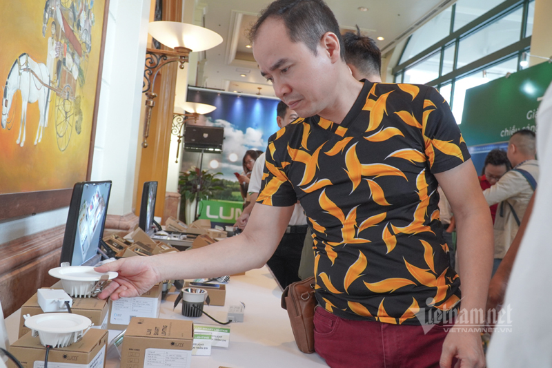 Trải nghiệm nhà thông minh bằng thiết bị Make in Vietnam