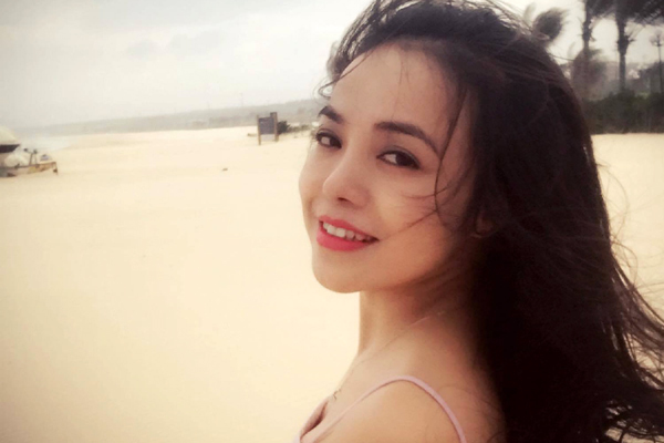 Nhan sắc 'nữ ca sĩ thính phòng số 1 Việt Nam' Lan Anh ở tuổi 44