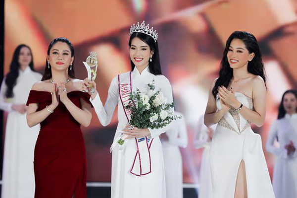 First runner-up of Miss Vietnam 2020 to compete in Miss International 2021