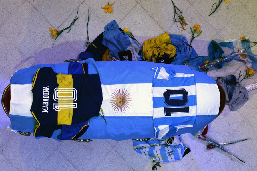 Y tá khai báo sai về cái chết của Maradona