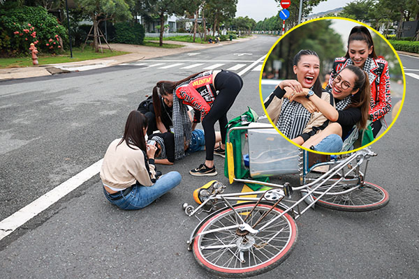 Á hậu Hoàng My, siêu mẫu Võ Hoàng Yến ngã nhào khi đạp xích lô