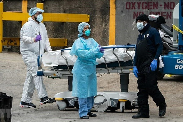 Mỹ nguy cơ sụp hệ thống y tế, nhiều nước căng mình chống đỡ Covid-19