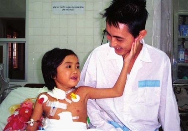 Bệnh nhân đầu tiên ghép gan ở Việt Nam qua đời