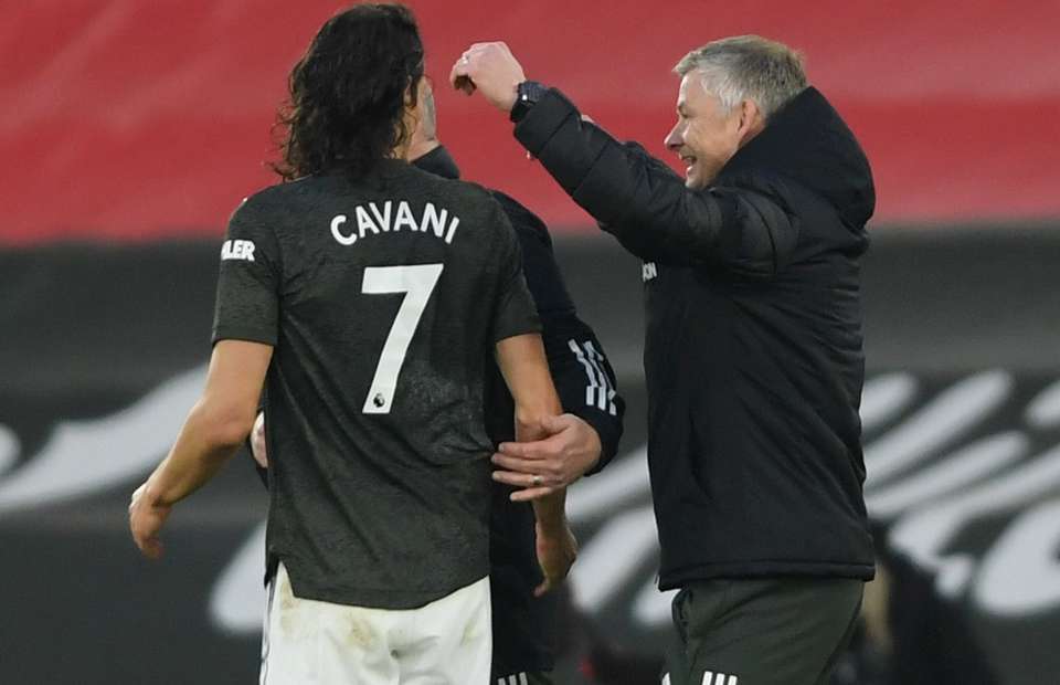 MU tá hỏa, Cavani đối mặt án treo giò