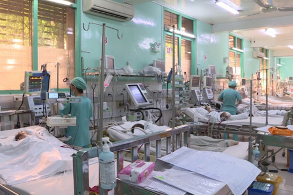 Bắt người mẹ bạo hành bé gái 3 tuổi chấn thương sọ não ở TP.HCM