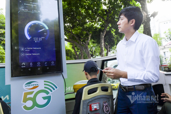 Người dân Hà Nội bắt đầu được sử dụng mạng di động 5G